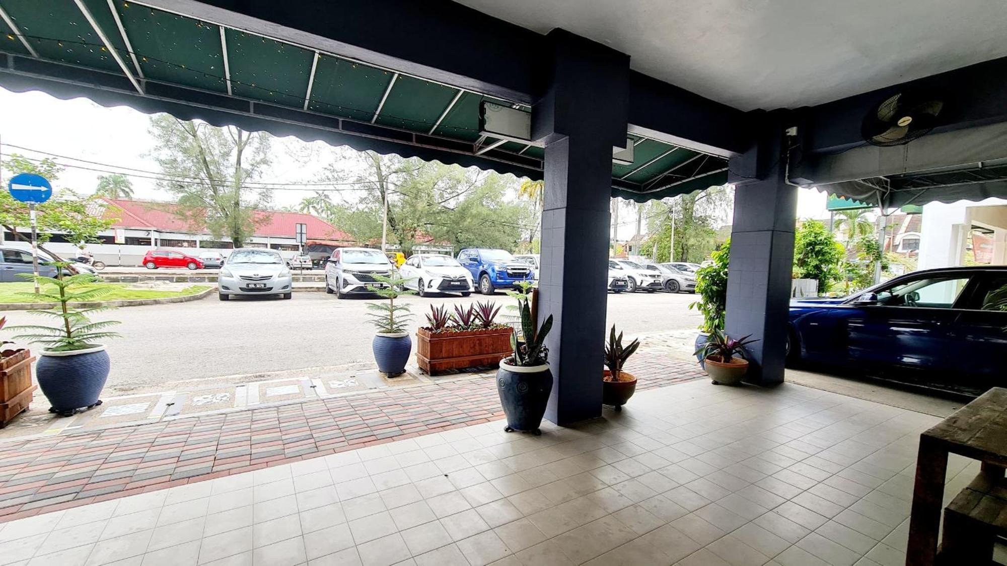 Pine Lodge By Evr Previously Yss Indrawasih Perai Exterior photo
